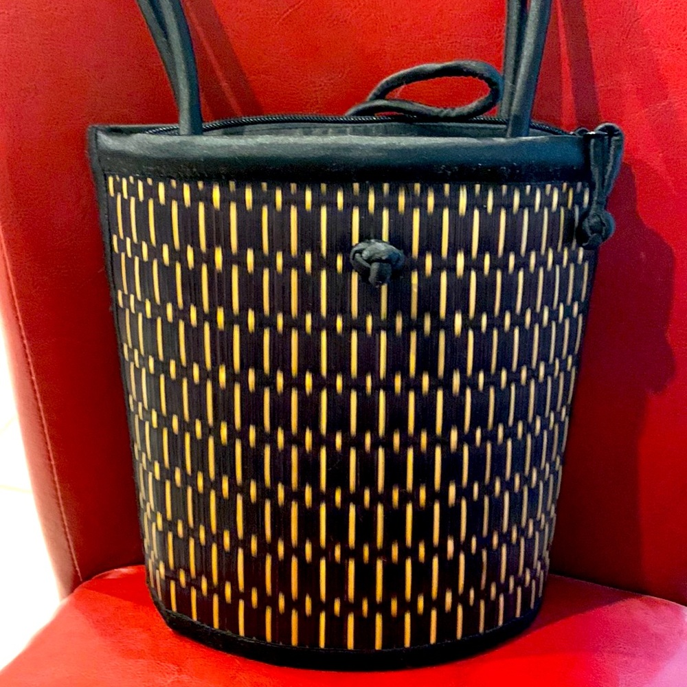 Unique handbag, woven, intricate pattern